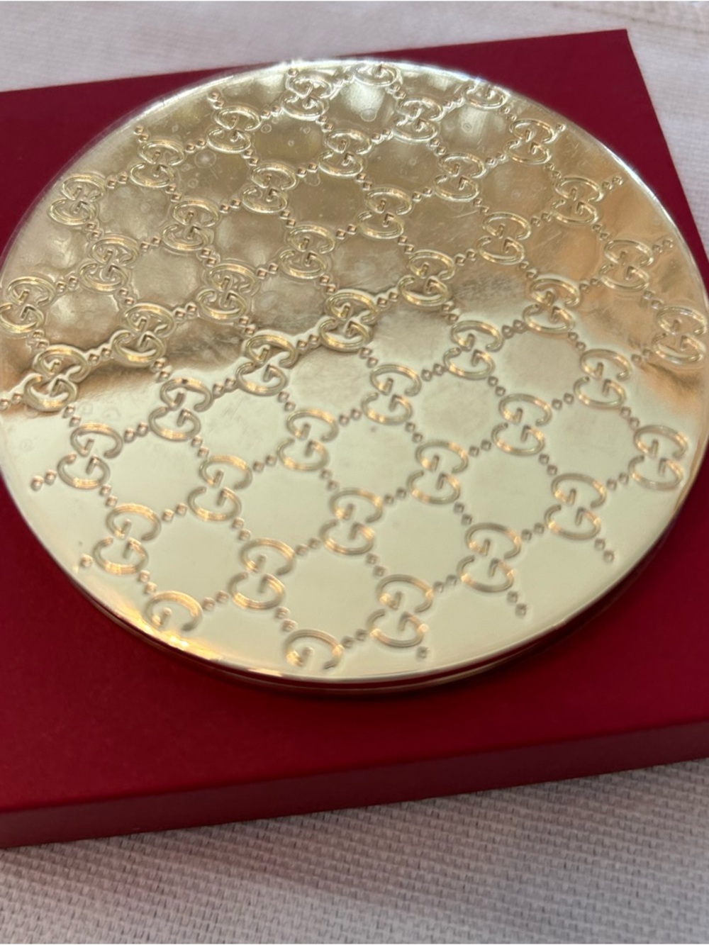 Gucci Gold Embossed Compact with Red Gift Box - Picture 6 of 8
